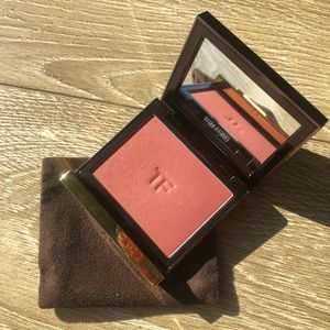 Tom Ford Blush in 05 Ravish💕